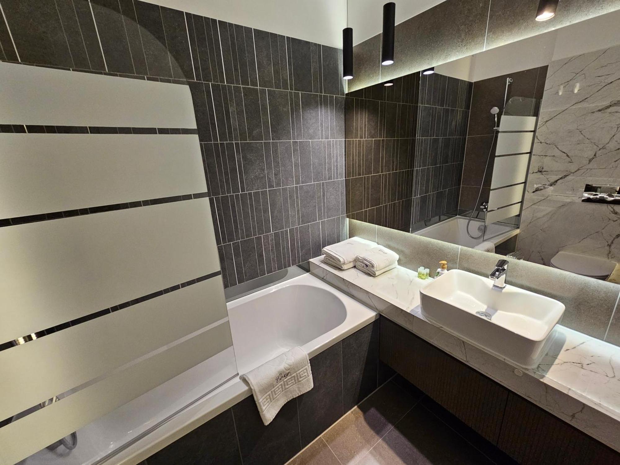 Urban Luxury Flats - Cozy Apartments At Coresi Mall #Braşov Buitenkant foto