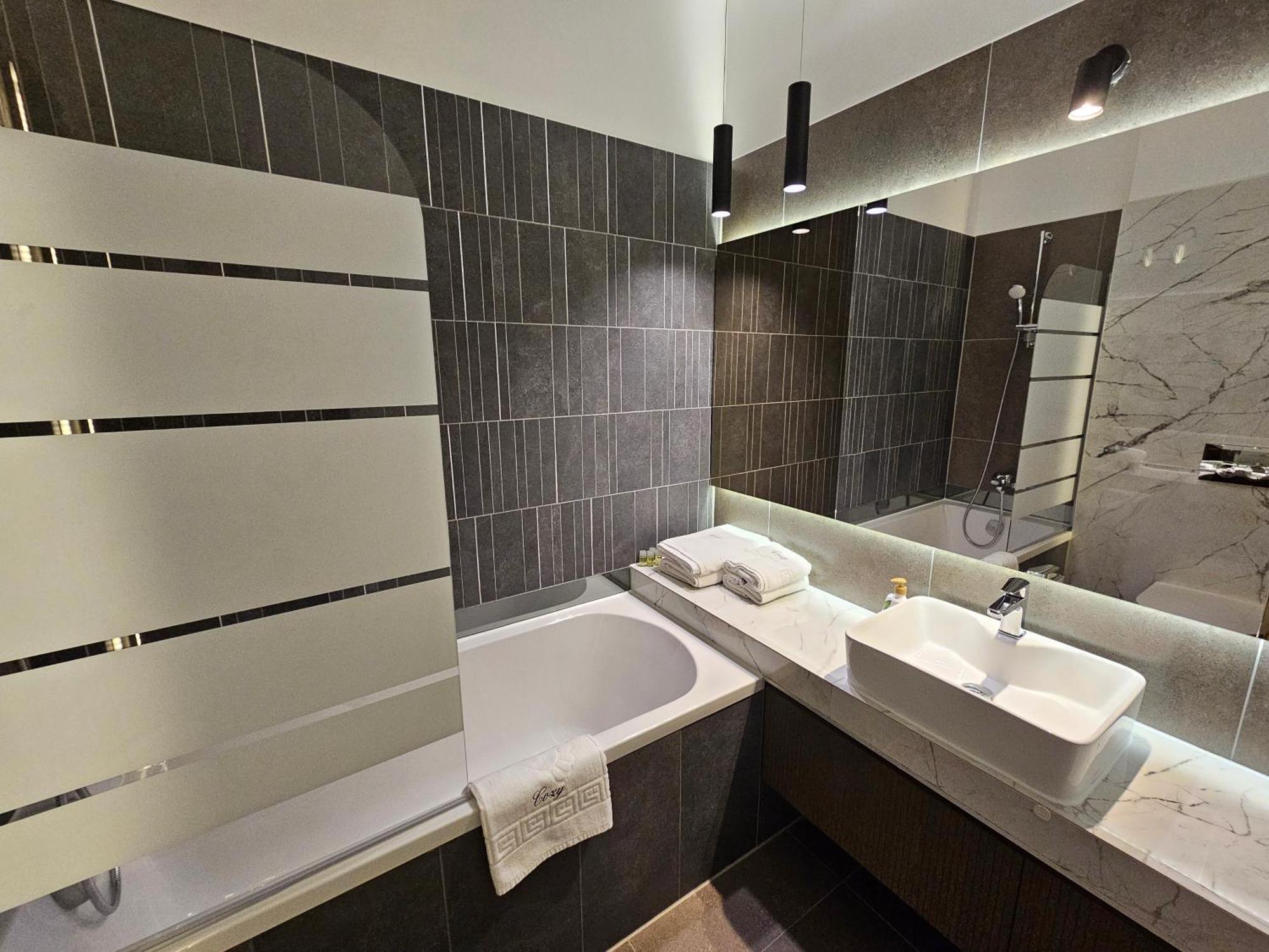 Urban Luxury Flats - Cozy Apartments At Coresi Mall #Braşov Buitenkant foto